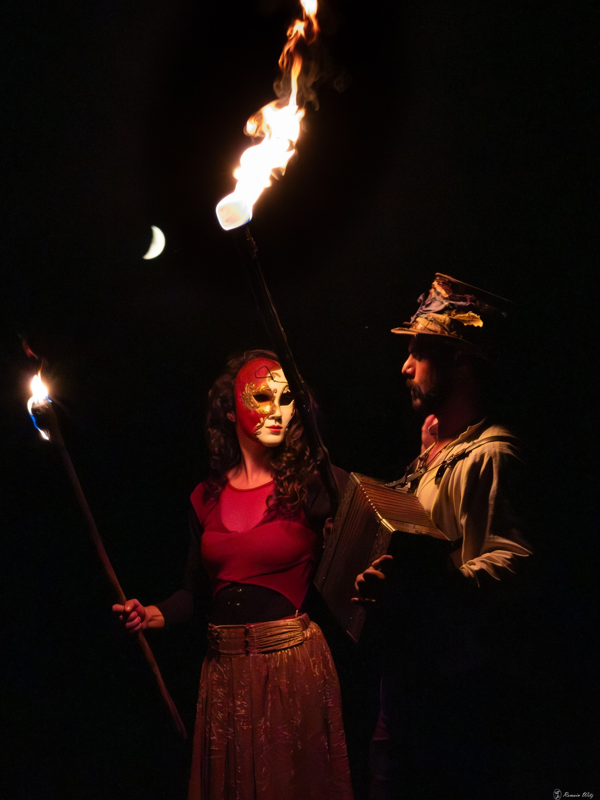 thumbnail Masque lune veillée